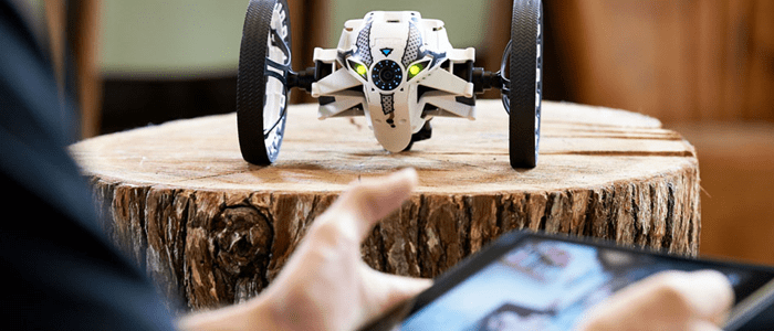 Взгляд в будущее с роботом Parrot Jumping Sumo