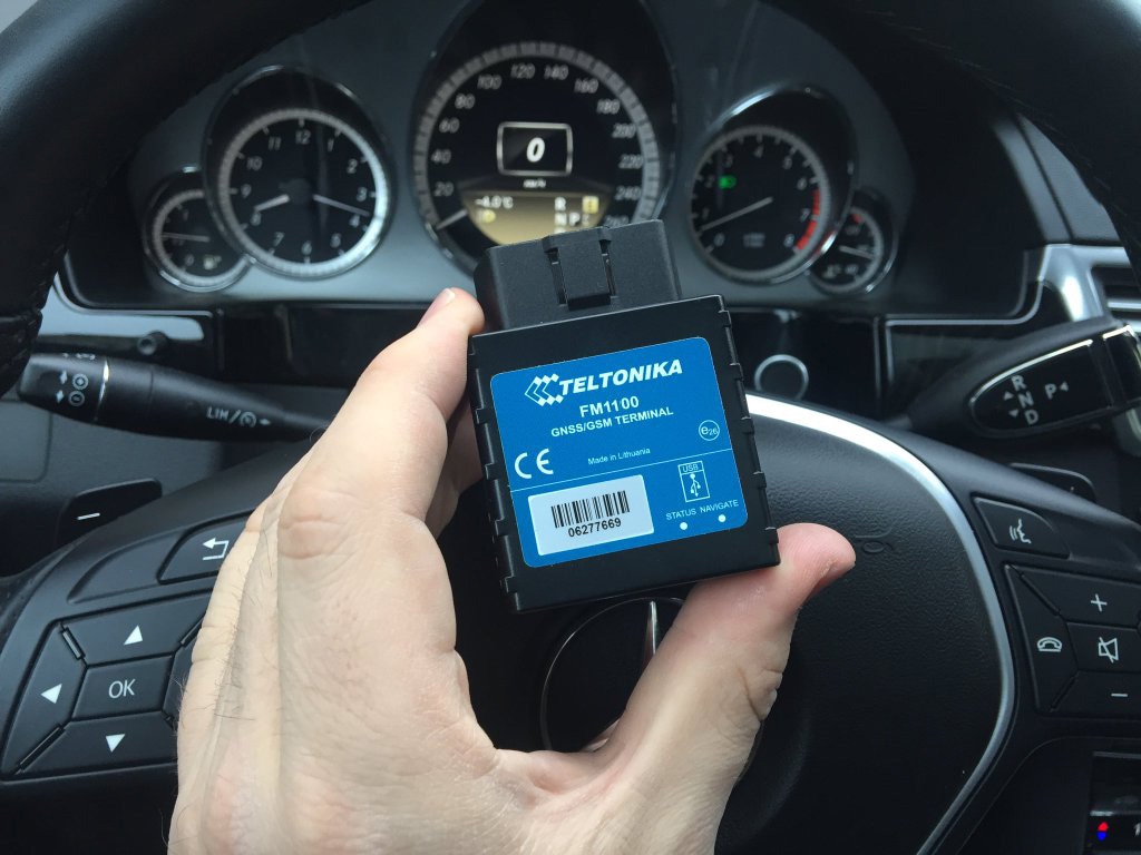 GPS маяк Teltonika FM1100 для автомобиля