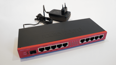 Маршрутизатор MikroTik RB2011iLS-IN фото 5