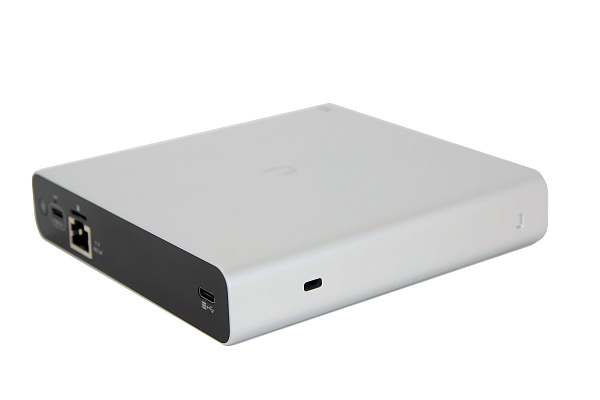 Контроллер Ubiquiti UniFi CloudKey Gen2 Plus