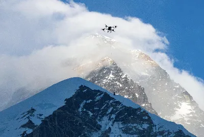 DJI завершила первые в мире испытания доставки дронами на Эверест