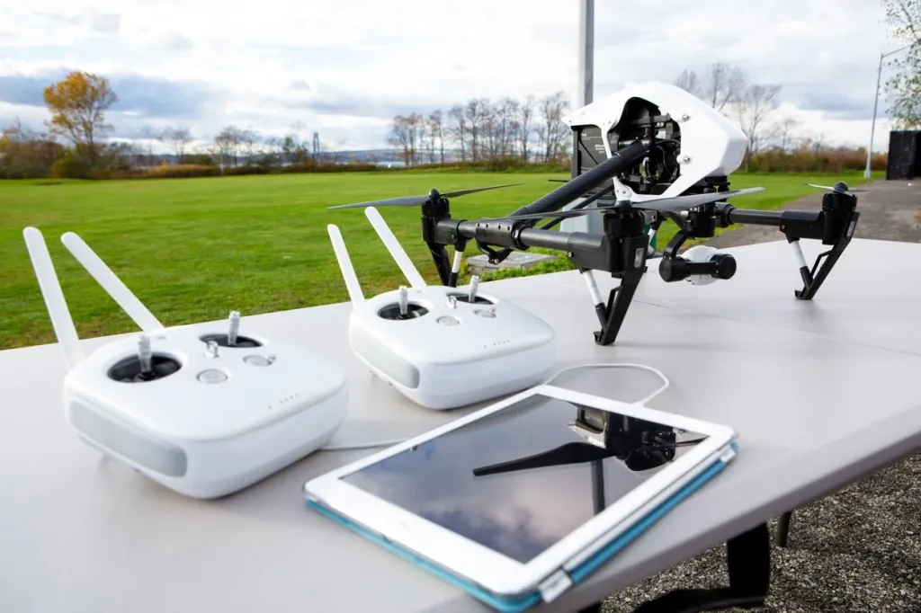 Профессиональный квадрокоптер с камерой и 2 пультами от DJI